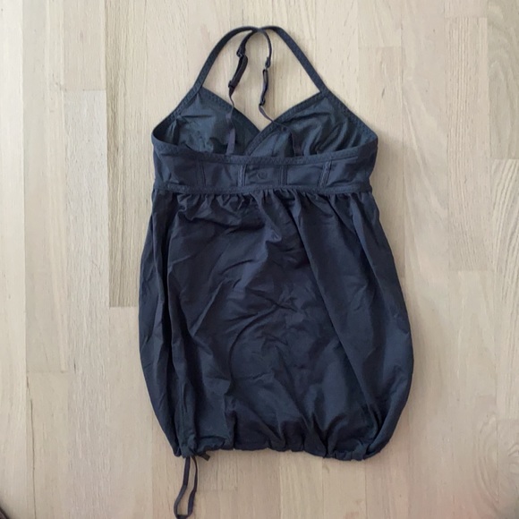 Grey Lululemon workout top - Picture 5 of 7